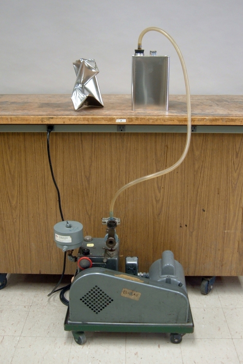Crush can by vacuum