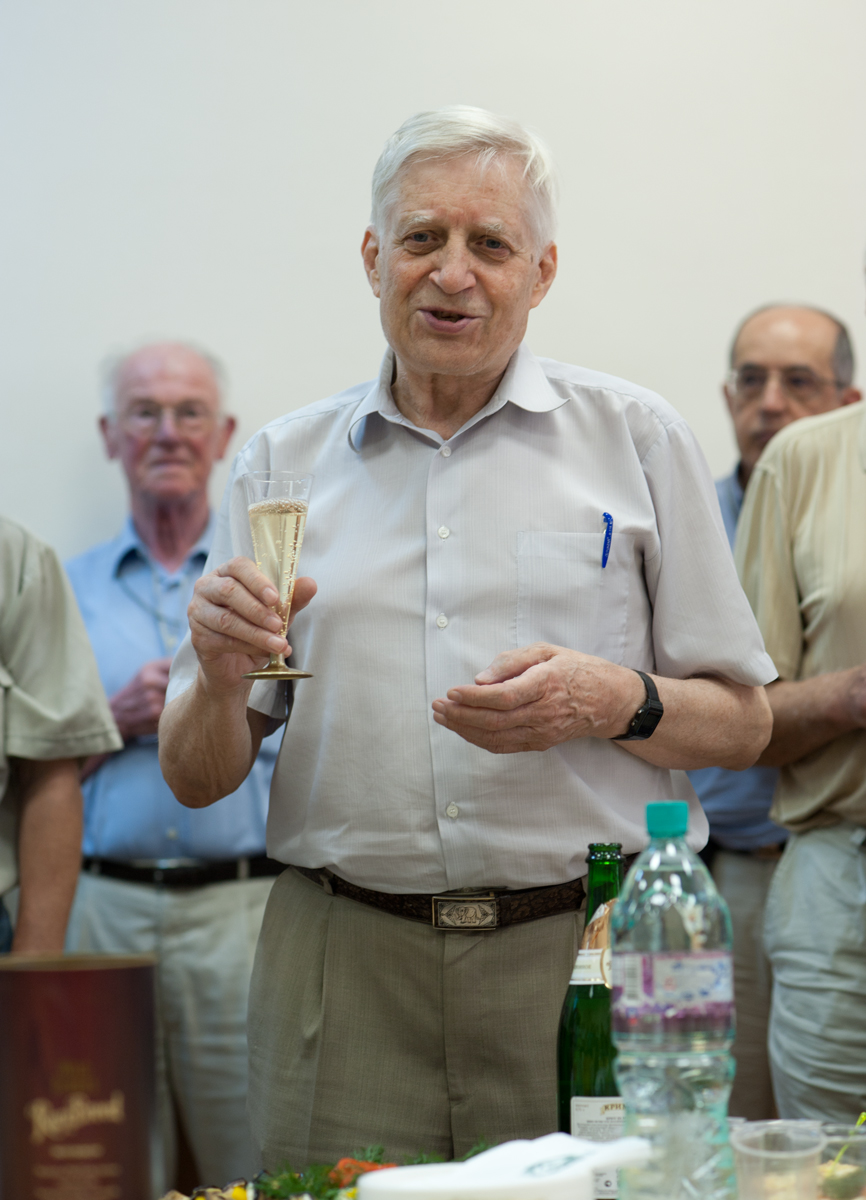 Kardashev opens the
      celebratory reception with a toast.